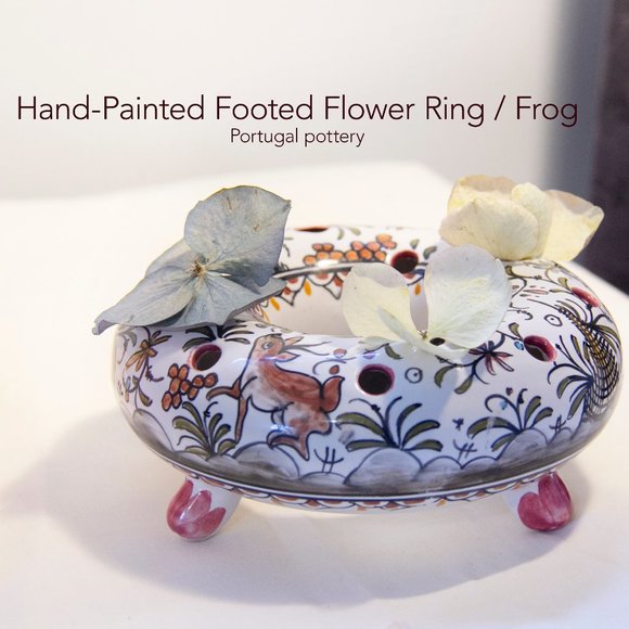 Vintage Round Ring Flower / vase frog footed, hand painted from Portugal. - Picture 1 of 7